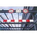 Height Restriction Bar 2500 Red/Wht