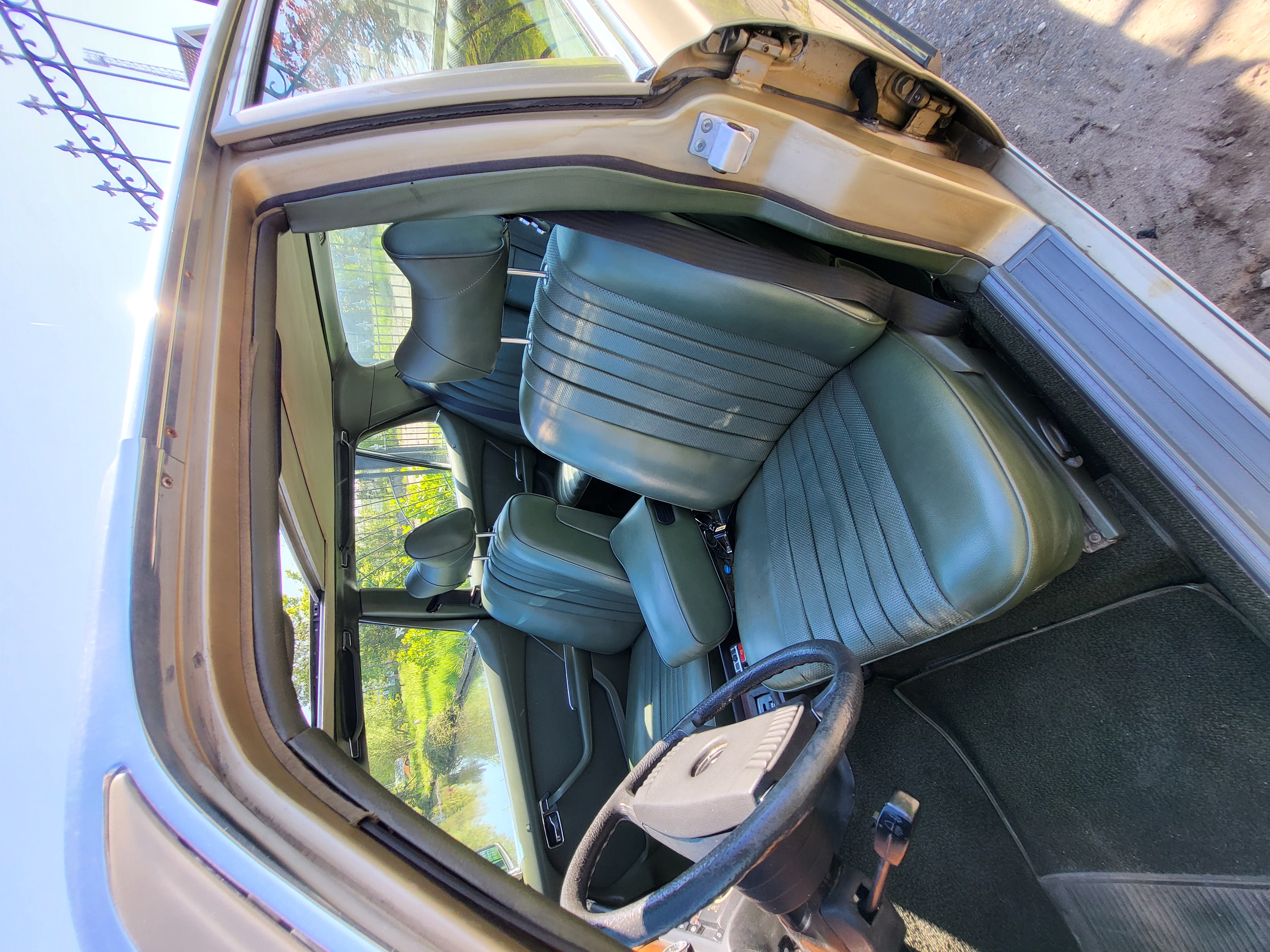 Mercedes W116 Sedan 1975