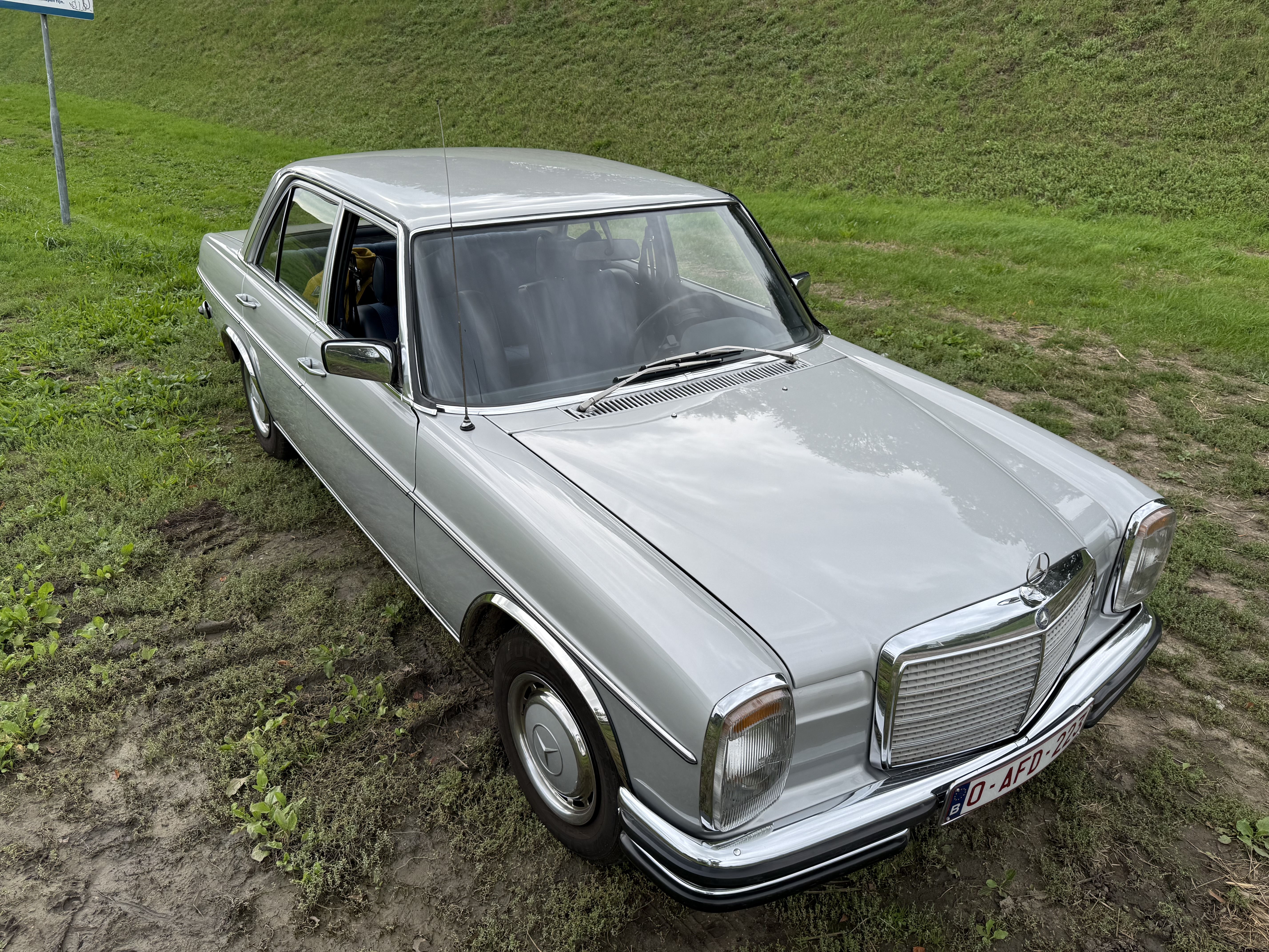 Mercedes-Benz 1975