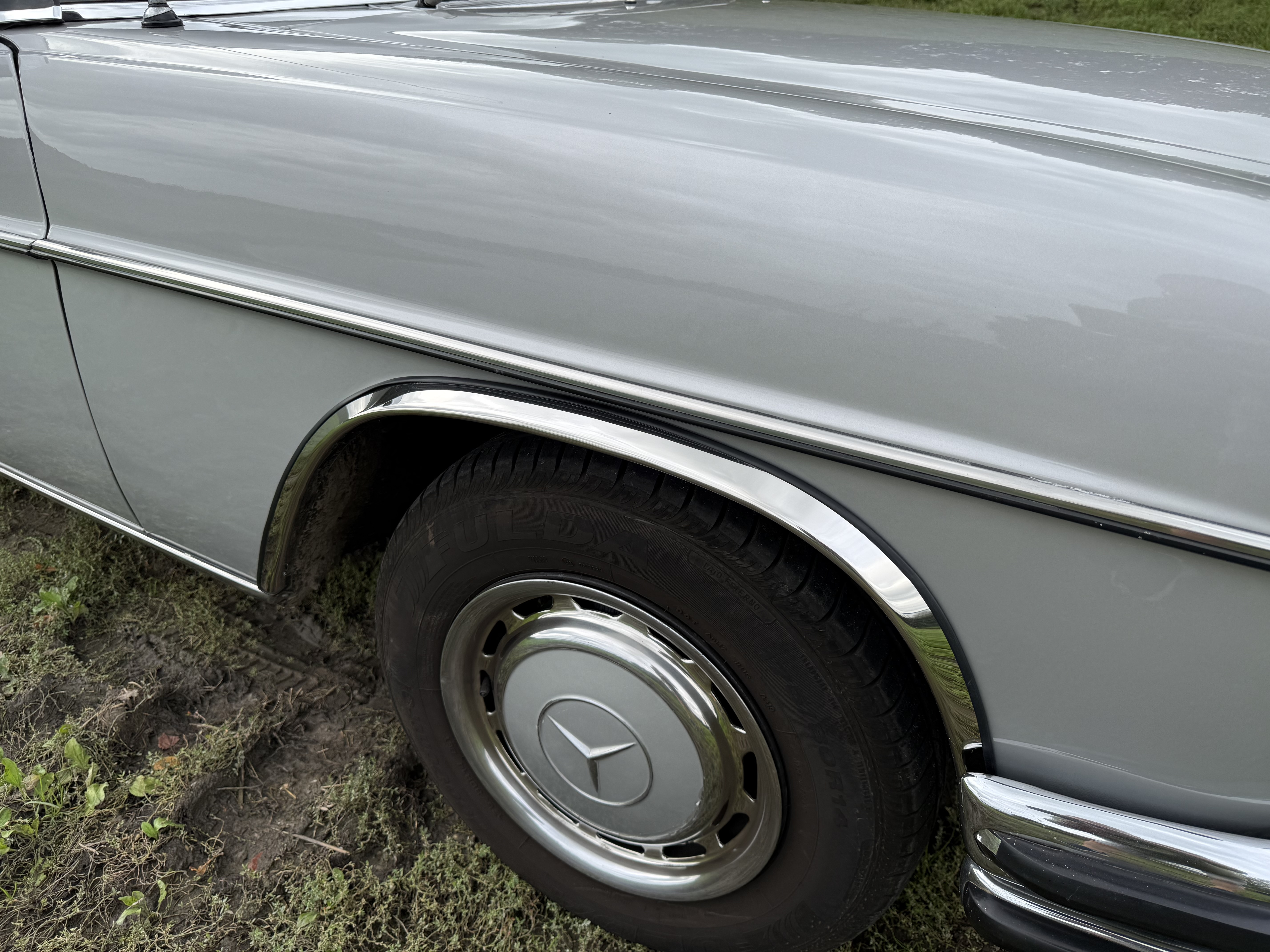 Mercedes-Benz 1975