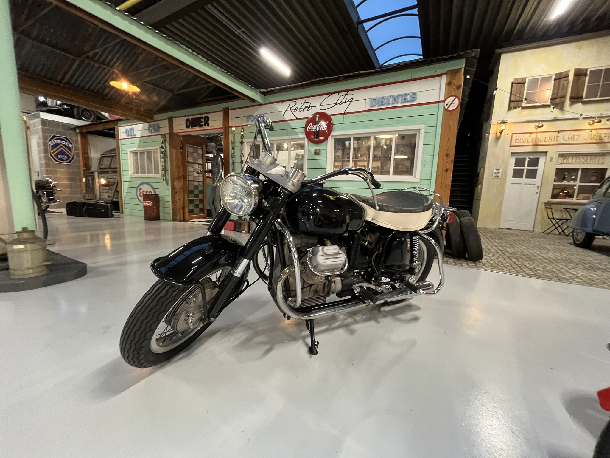 Moto-Guzzi V7 special UK 1969