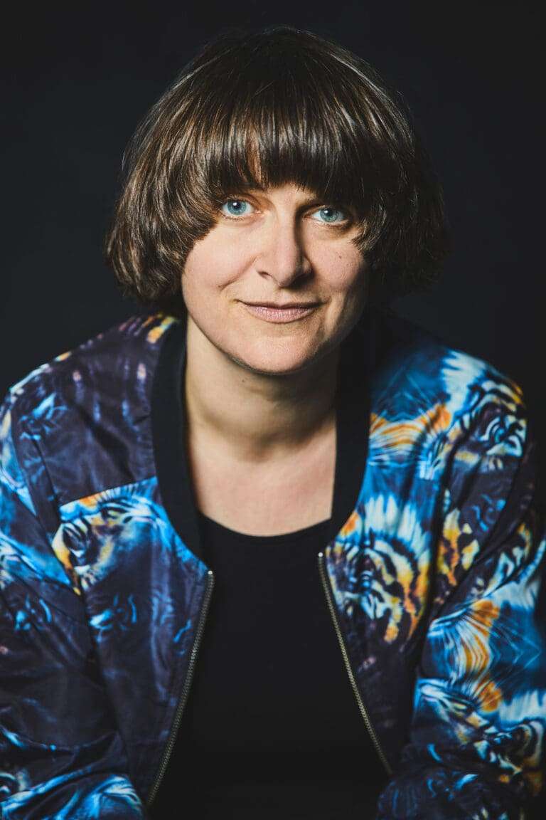 Husum: Ella Carina Werner liest: „Man kann auch ohne Kinder keine Karriere machen“
