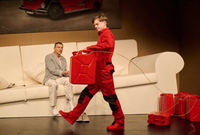 Biedermann und die Brandstifter