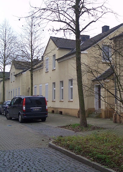 HÄUSSER-BAU