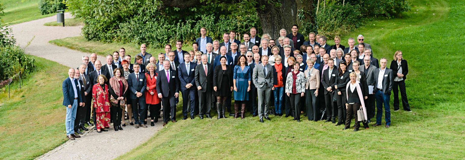 Verkehr, Quartiere, Kultur – Ettersburger Gespräch verabschiedet Strategiepapier für mehr Qualität von Infrastrukturen