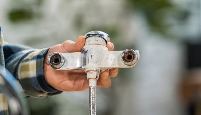 Physikalische Wasserbehandlung im häuslichen Trinkwassernetz