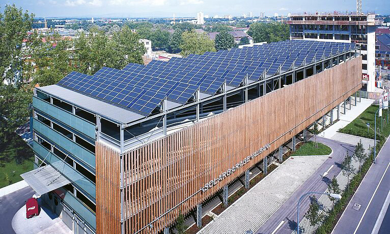 Photovoltaik und Solarthermieanlagen sichert Erträge - Solarstromspeicher