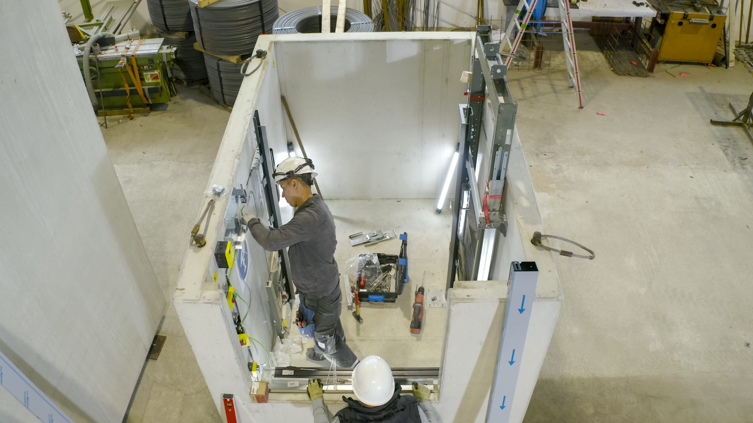 Modularer Aufzug Zeitersparnis und höchste Fertigungsgenauigkeiten