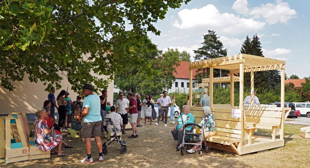 Nachbarschaft aktivieren stand am Beginn der Sanierung der Arbeitersiedlung in Ternitz von Schwarzatal. Foto: einszueins architektur