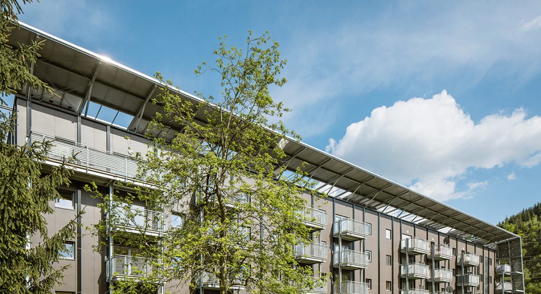 Plusenergiesanierung eines Wohnbaus in Kapfenberg – funktioniert, ist günstig und klimafit. Bauträger: Ennstal, Planung: Nussmüller Architekten ZT GmbH. Foto: Luttenberger/Nussmüller Architekten ZT GmbH