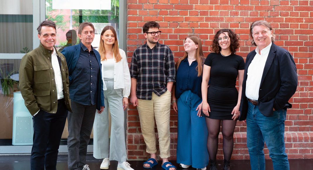 LESS IS MUST – Architekturausbildung, -forschung und -praxis LESS IS MUST – Architekturausbildung, -forschung und -praxis