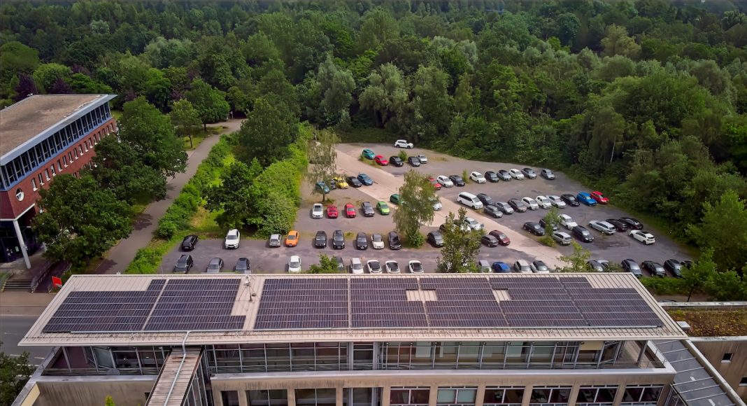 EBZ bekommt neue PV-Anlage, die alte Anlage hilft