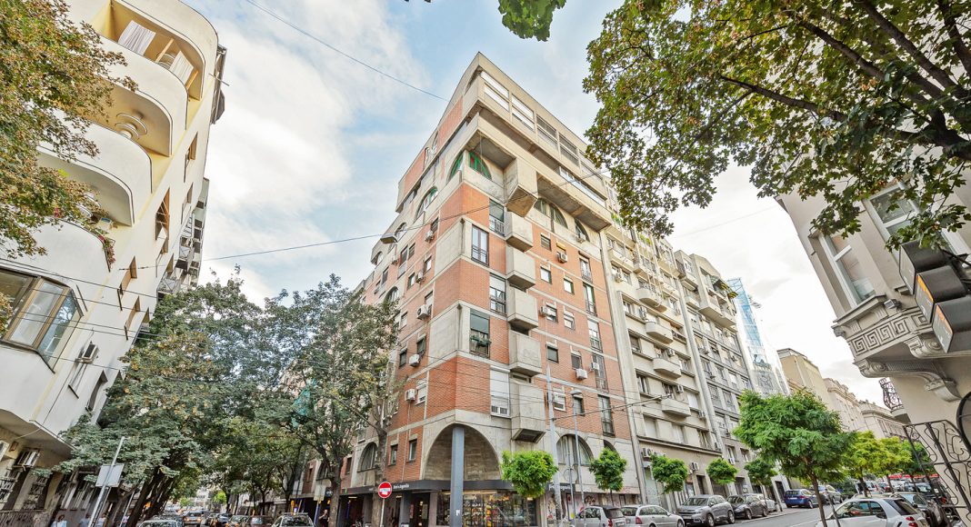 Wohnhaus in der Straße Braće Jugovića von Mihajlo Mitrović, 1977
