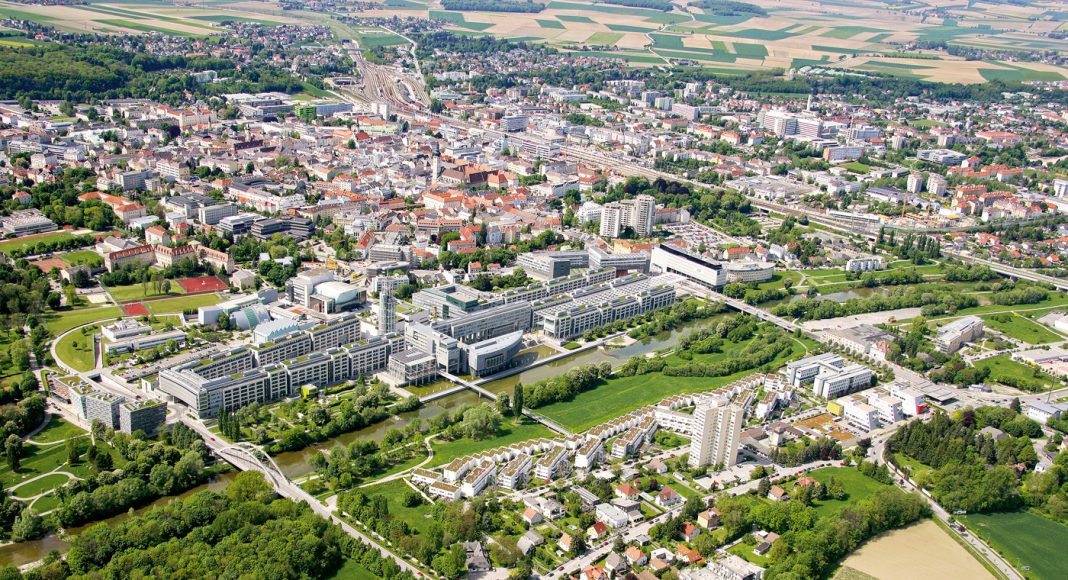 St. Pölten wächst und benötigt wie ganz Österreich dringend mehr Wohnungen – viele sehnen sich danach, dass „einfacher gebaut“ wird, um leistbaren Wohnraum rascher zur Verfügung stellen zu können.
