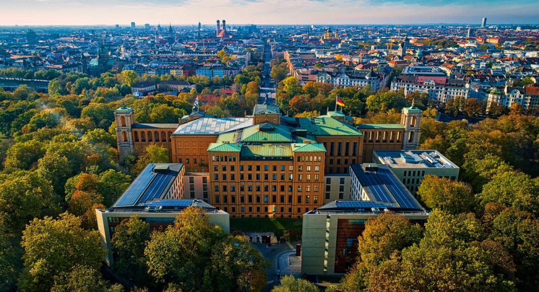 Bayerns staatliche Dächer liefern: 1.000 Solaranlagen, 125 Mio €