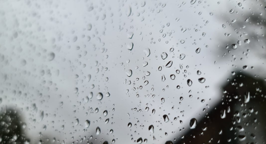 Sommerhitze, Lüften & Schimmel: Warum Luft nicht trocken bleibt
